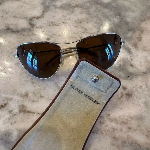 Oliver Peoples Aviator Aero Commander Polarized 61mm Sunglasses Gold Neutral EUC - Picture 7 of 9